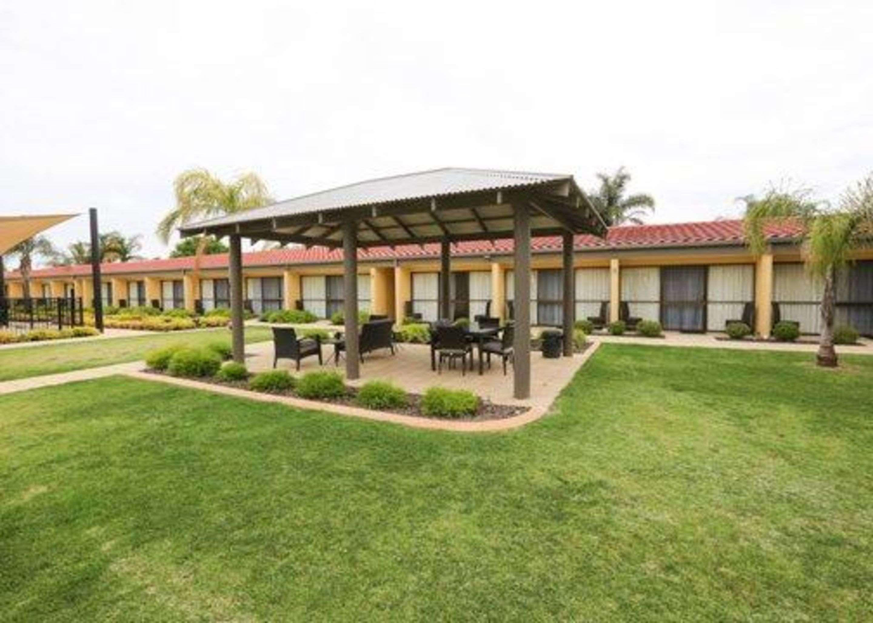 Comfort Inn Deakin Palms Mildura Exteriör bild