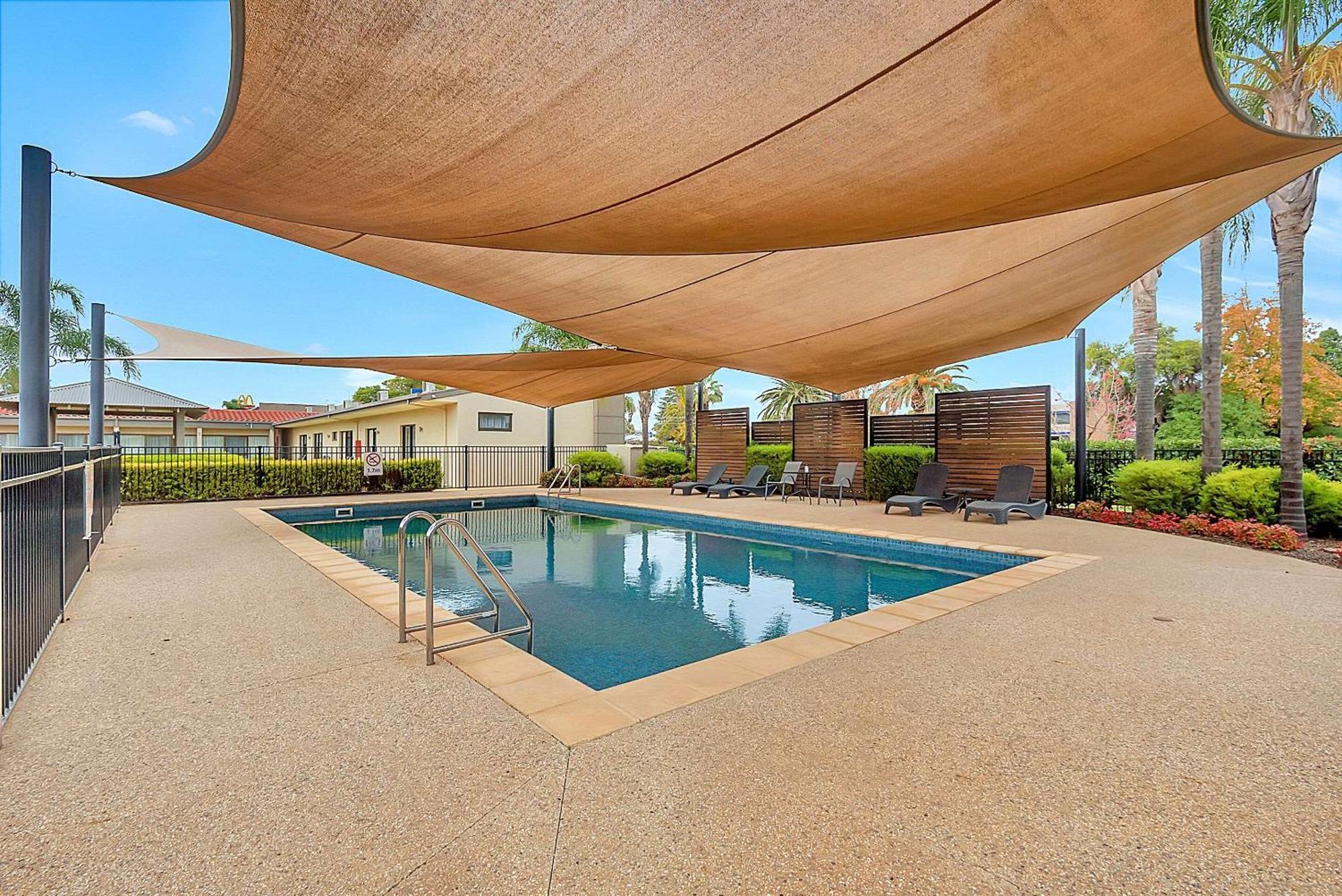 Comfort Inn Deakin Palms Mildura Exteriör bild