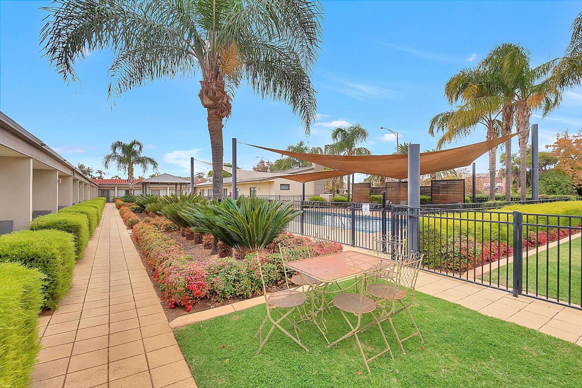 Comfort Inn Deakin Palms Mildura Exteriör bild